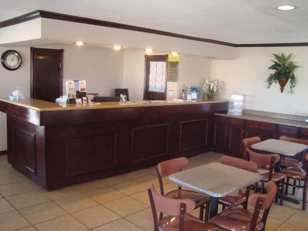 Navasota Inn image 4